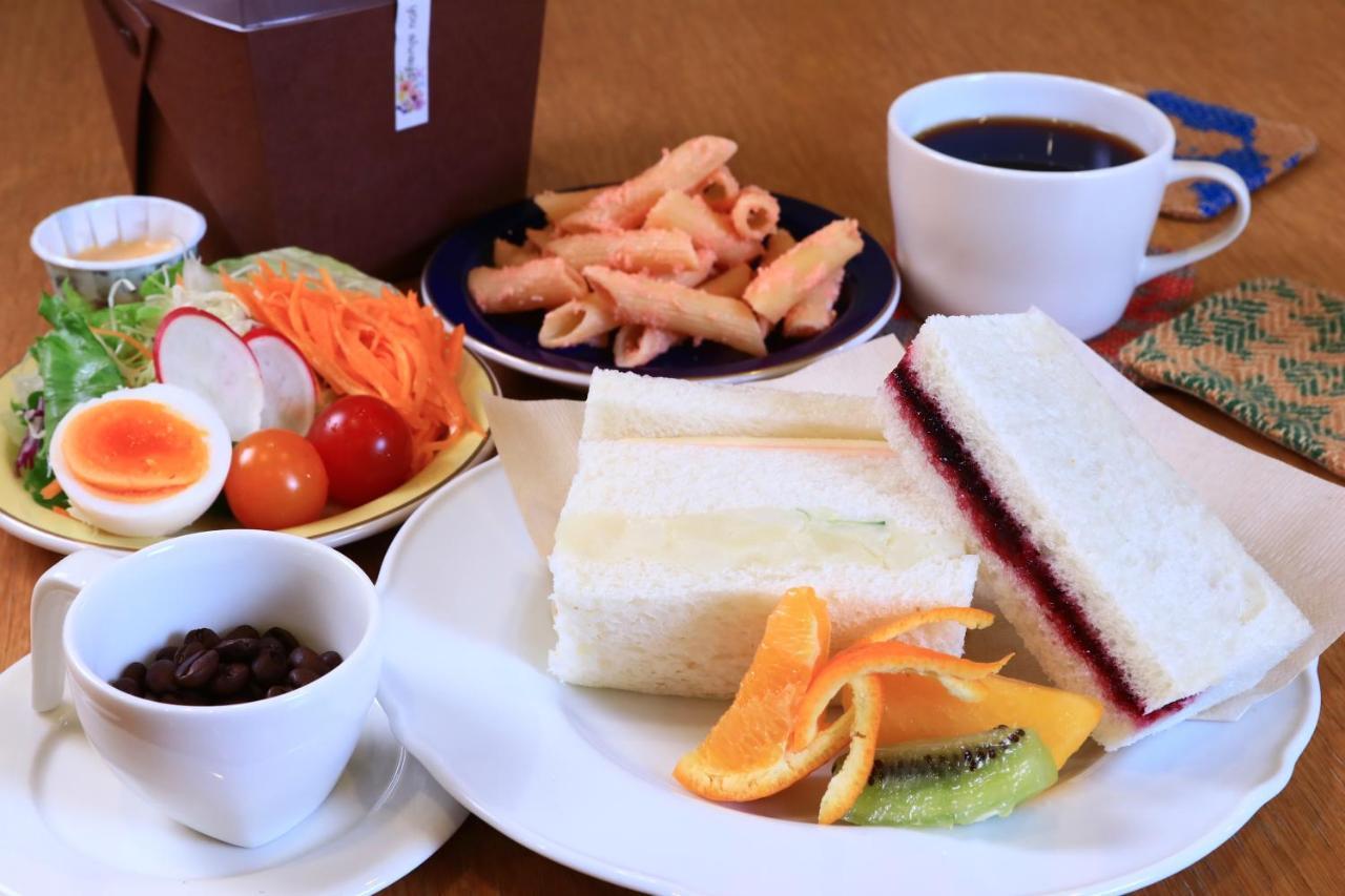 Bed and Breakfast Ryosha Tsukiakari Яманакако Экстерьер фото