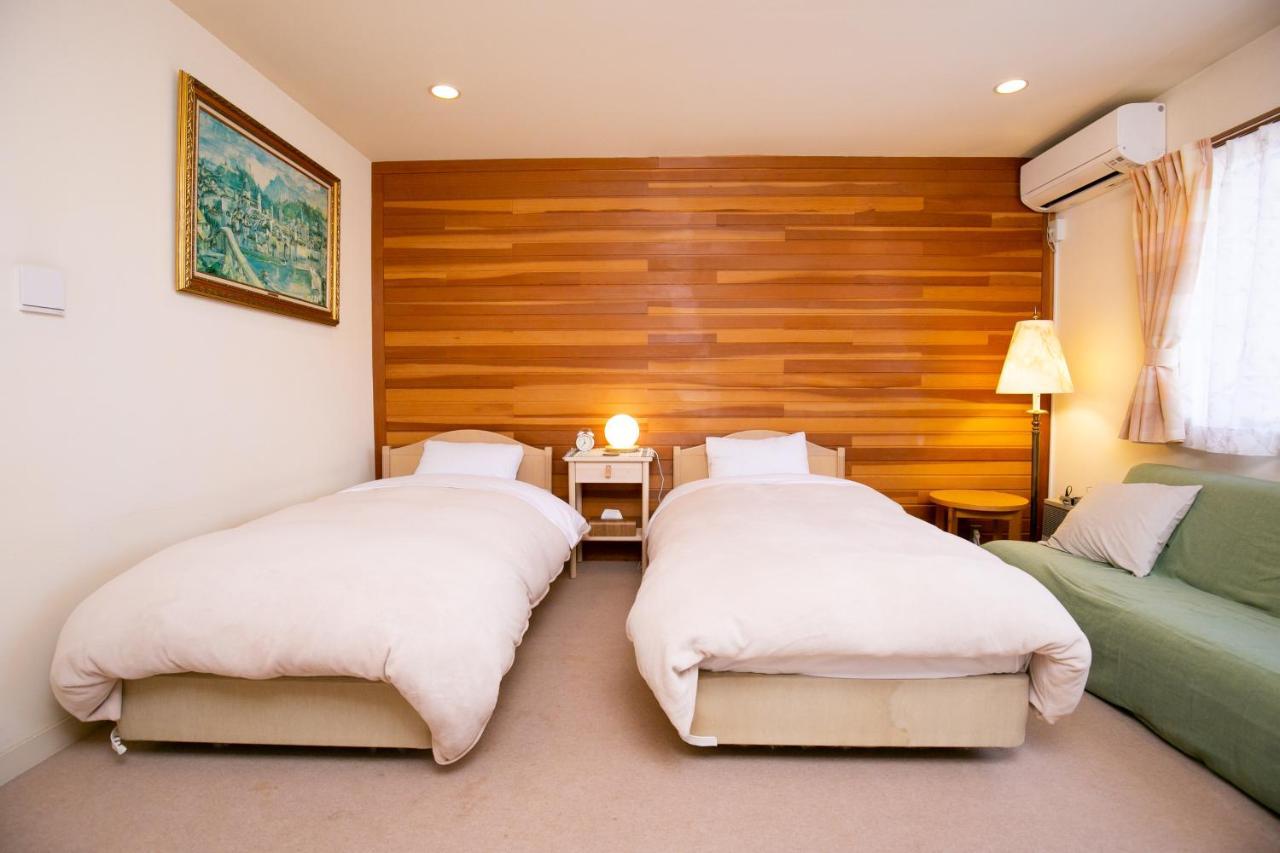 Bed and Breakfast Ryosha Tsukiakari Яманакако Экстерьер фото