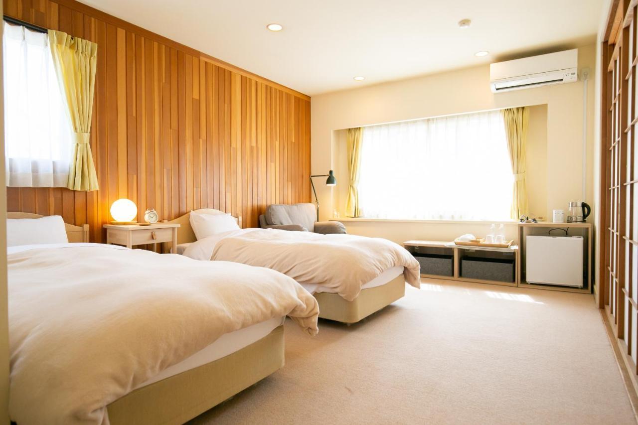 Bed and Breakfast Ryosha Tsukiakari Яманакако Экстерьер фото