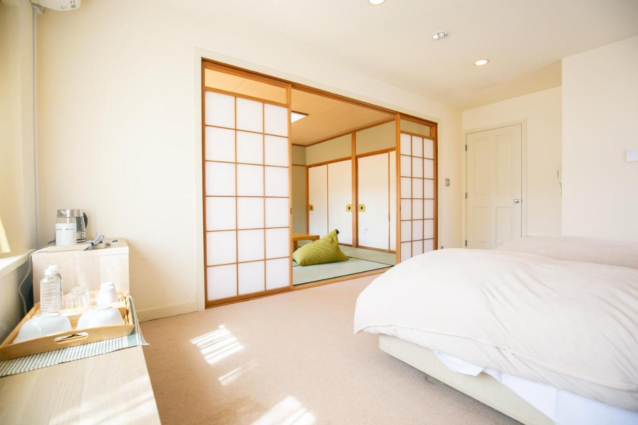 Bed and Breakfast Ryosha Tsukiakari Яманакако Экстерьер фото